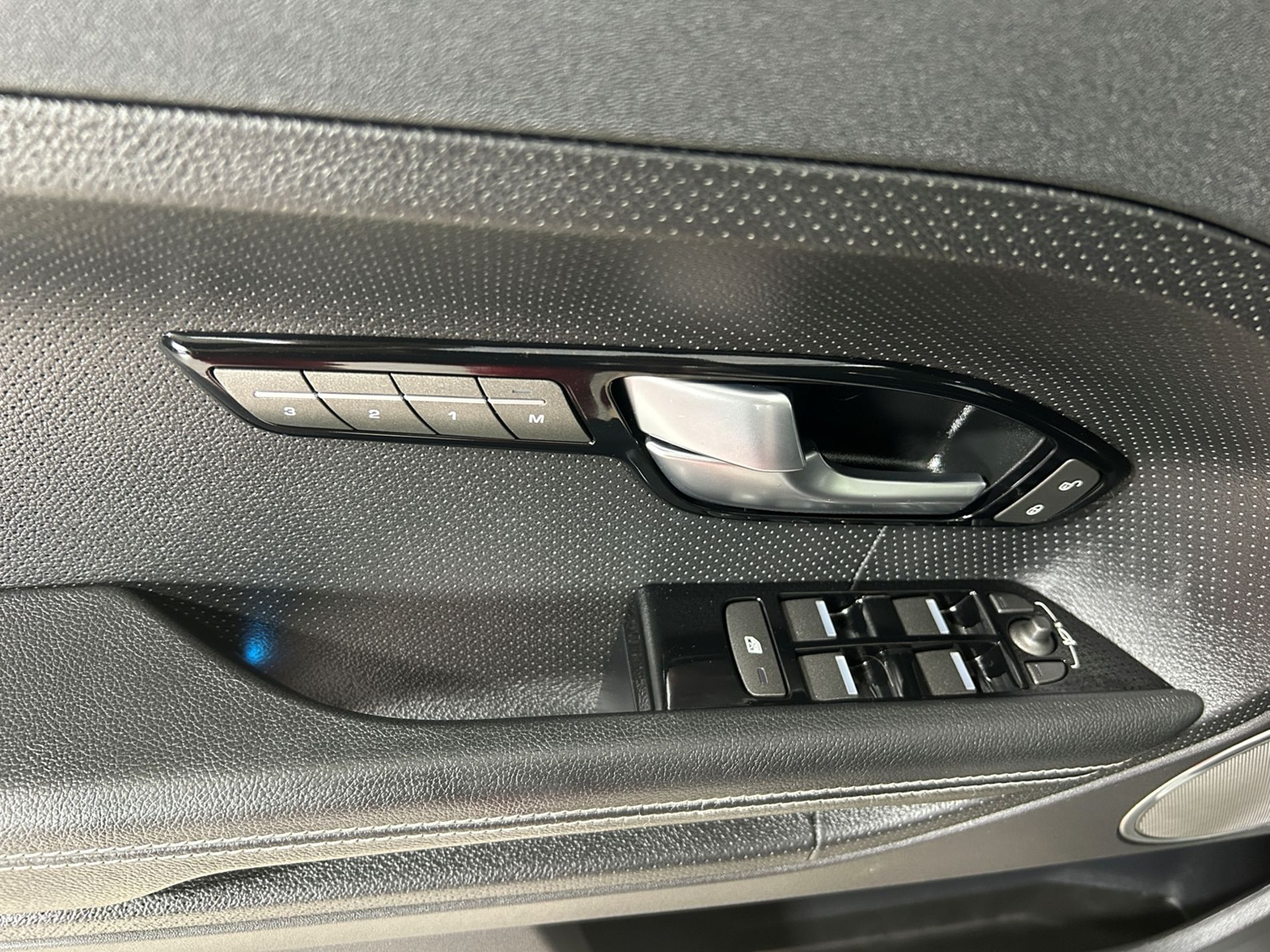 Land Rover Range Rover Evoque Dynamic 2.2 td4 SE 150cv automatico 9 rapporti - Autoviemme